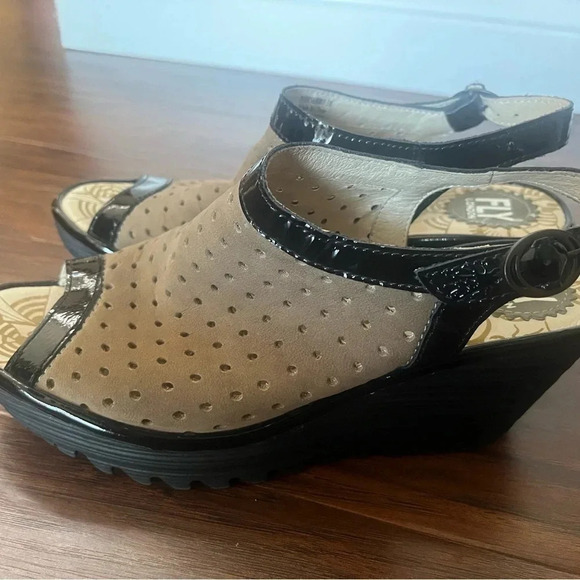 Fly London Yile sandals-Euro size 38, US size 7.  Brown and Black - Picture 3 of 8